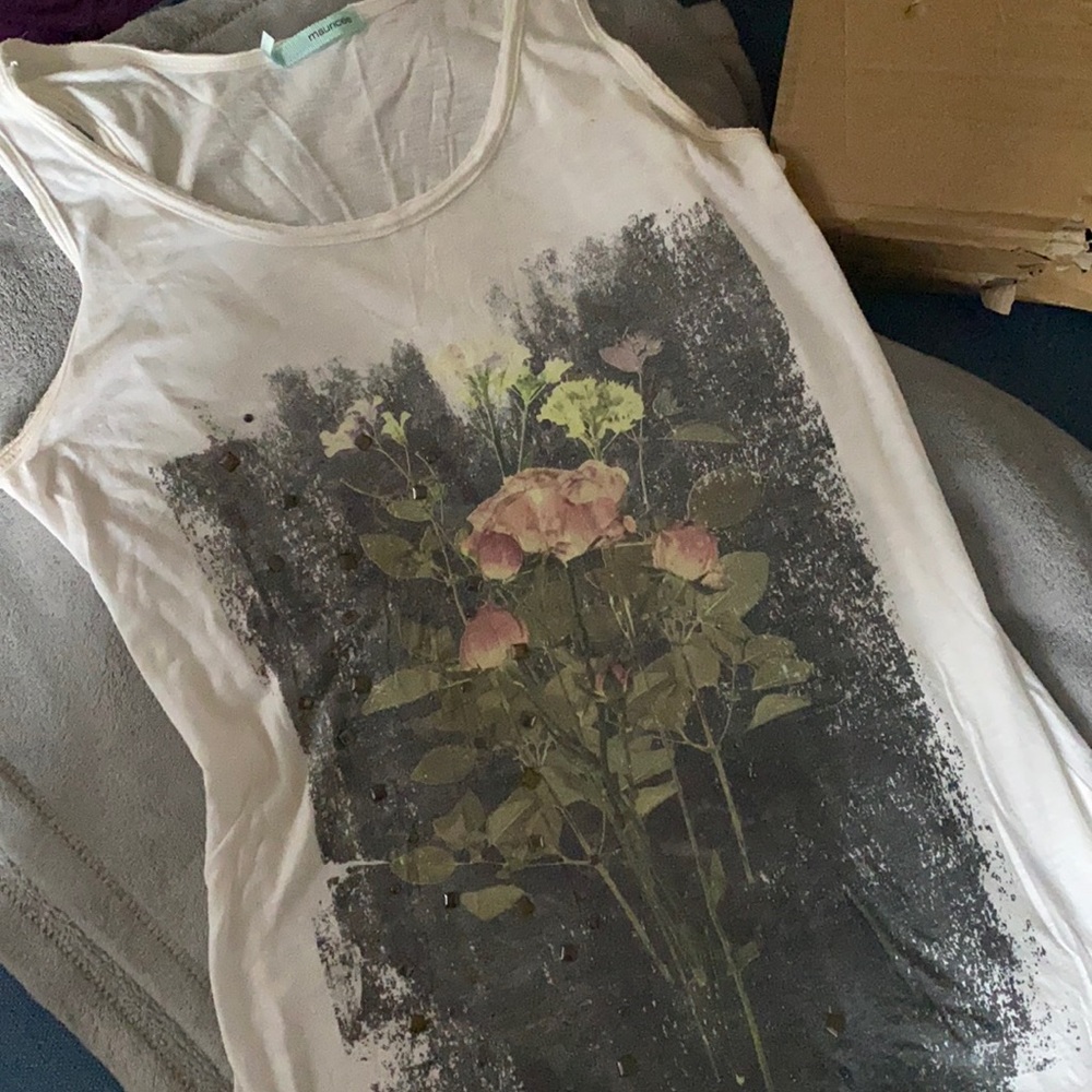 Women’s tank top- great condition!